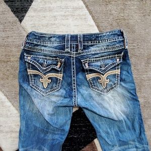 Rock revival capri 29